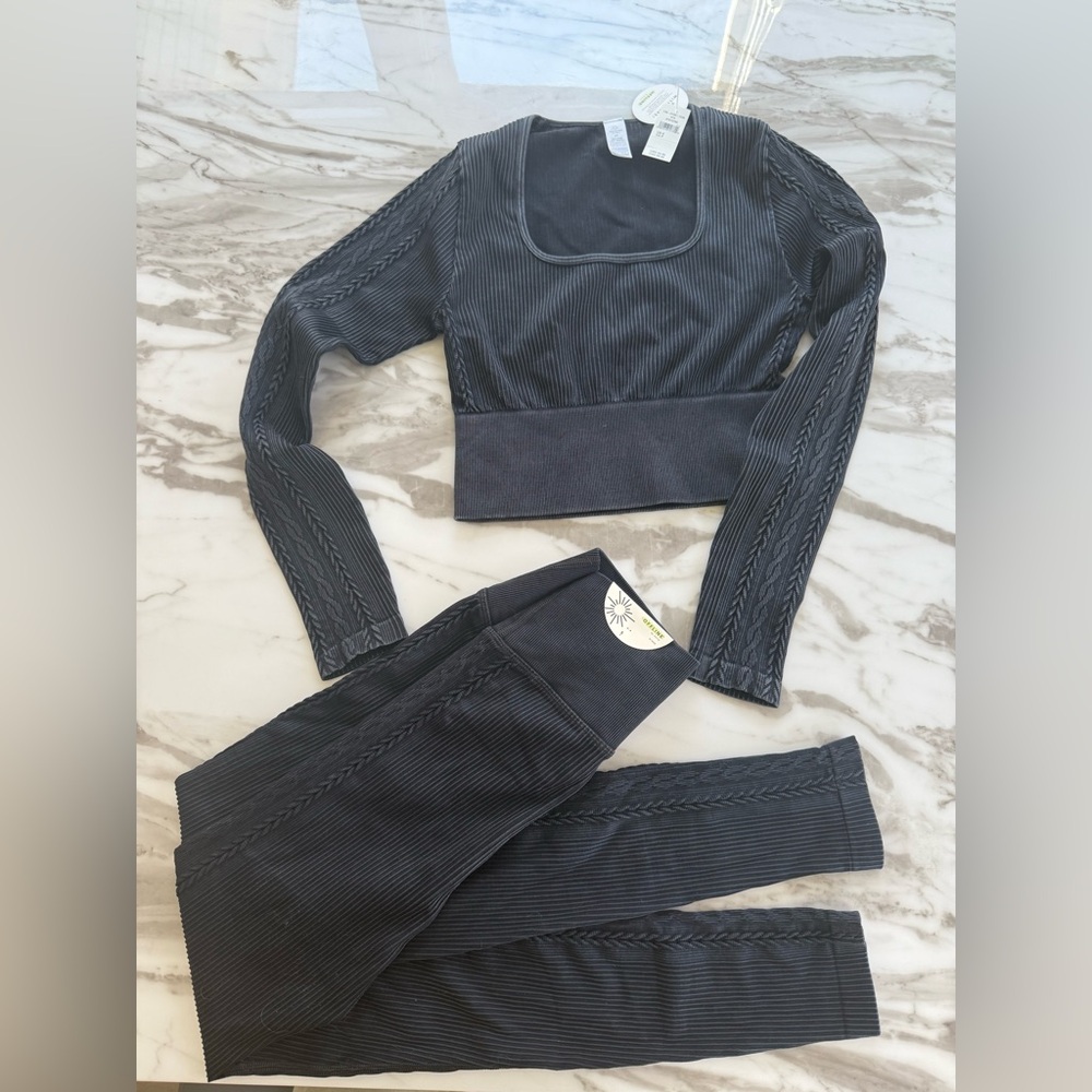 NWT Offline By Aerie Black Square Neck Crop Top & Leggings Yoga Athletic Set S